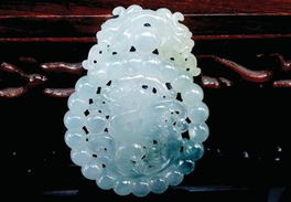 工厂价引爆翡翠抢购潮 万元原价十万元翡翠激起数千市民热情